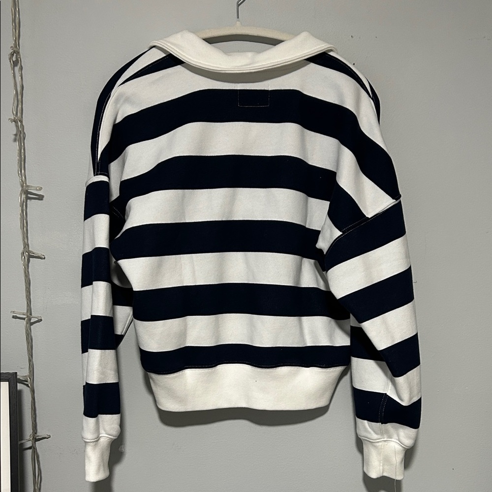 Abercrombie & Fitch Navy and White Striped Cropped Top - Picture 3 of 3